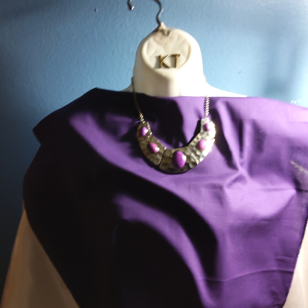 ...Im Selling A Necklace Nwot